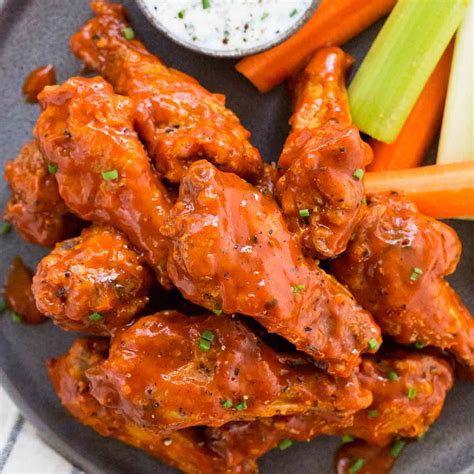 How does Hot Buffalo Wings fit into your Daily Goals - calories, carbs, nutrition