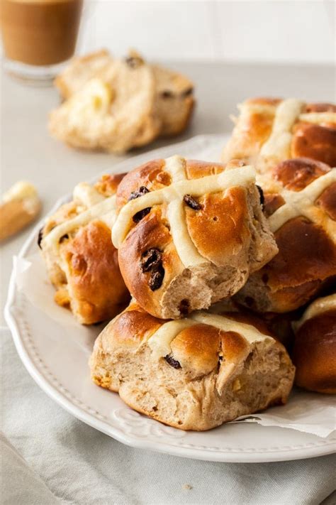 How does Hot Cross Bun Cranberry & Orange fit into your Daily Goals - calories, carbs, nutrition