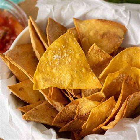 How does House Fried Corn Tortilla Chips fit into your Daily Goals - calories, carbs, nutrition