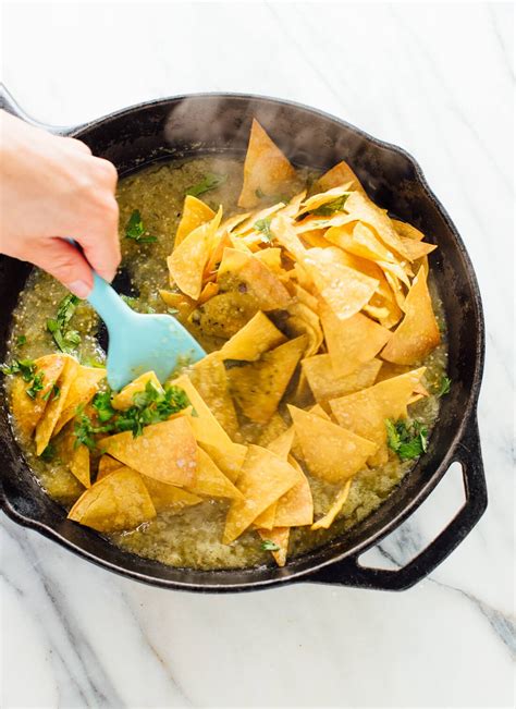 How does House Fried Tortilla Chips with Salsa Verde fit into your Daily Goals - calories, carbs, nutrition