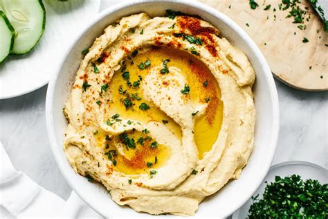 How does Hummus Traditional fit into your Daily Goals - calories, carbs, nutrition