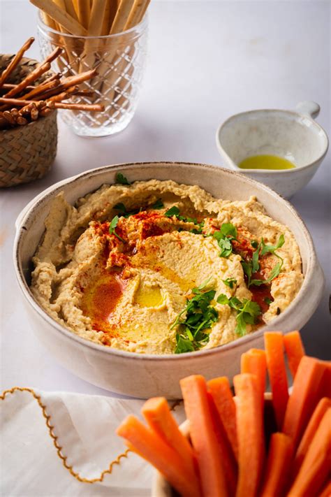 How does Hummus with Pretzels (Hummus) fit into your Daily Goals - calories, carbs, nutrition