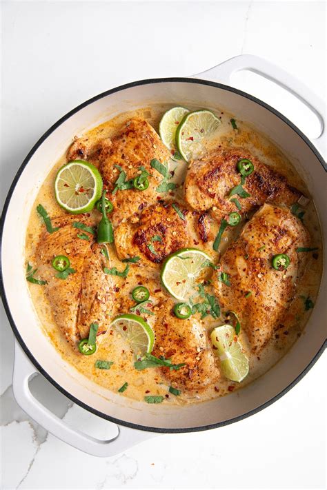 How does Hunaam Coconut Chicken fit into your Daily Goals - calories, carbs, nutrition