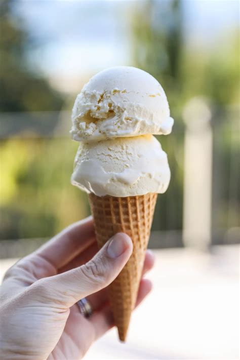 How does Ice creams - Vanilla fit into your Daily Goals - calories, carbs, nutrition