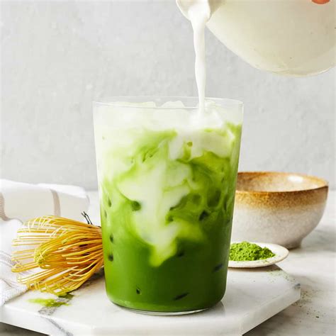 How does Iced Agave Honey Latte, 24 oz fit into your Daily Goals - calories, carbs, nutrition