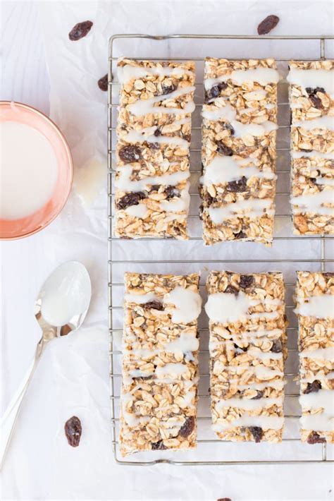 How does Iced Oatmeal Raisin fit into your Daily Goals - calories, carbs, nutrition