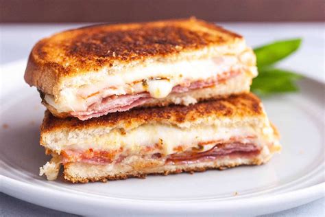 How does Italian Grilled Cheese fit into your Daily Goals - calories, carbs, nutrition