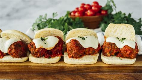 How does Italian Meatball Sandwich with Club Roll fit into your Daily Goals - calories, carbs, nutrition