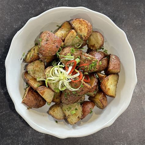 How does Italian Roasted Red Bliss Potatoes fit into your Daily Goals - calories, carbs, nutrition