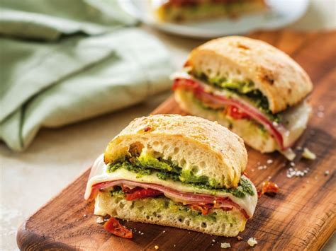 How does Italian Toasted Sub fit into your Daily Goals - calories, carbs, nutrition