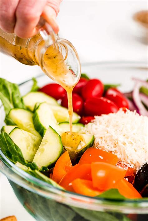 How does Italian Vinaigrette Dressing fit into your Daily Goals - calories, carbs, nutrition