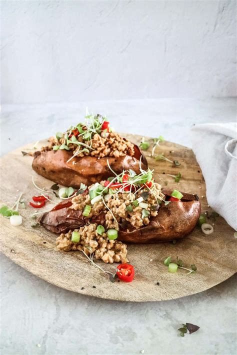 How does Jacket Potato with Satay Pork fit into your Daily Goals - calories, carbs, nutrition