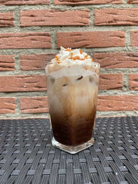 How does Jazzmans Iced Mocha Caramel 16 oz fit into your Daily Goals - calories, carbs, nutrition