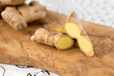 How does Jazzmans Iced Turmeric Ginger Coconut 16 oz fit into your Daily Goals - calories, carbs, nutrition