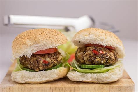 How does Jerk Quorn Burgers and Chips fit into your Daily Goals - calories, carbs, nutrition