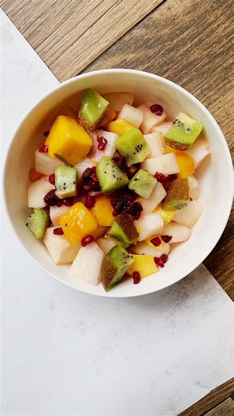 How does Jicama with Fresh Fruit Salad fit into your Daily Goals - calories, carbs, nutrition