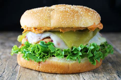 How does Junior Grilled Chicken Sandwich fit into your Daily Goals - calories, carbs, nutrition