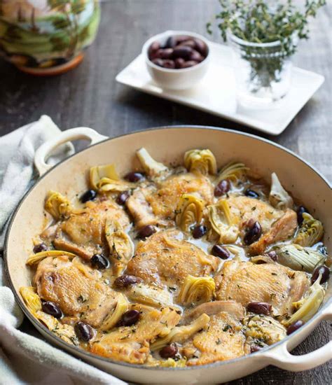 How does Kalamata Olive and Wine Braised Chicken fit into your Daily Goals - calories, carbs, nutrition