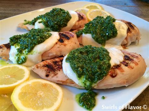 How does Kale, Grilled Chicken & Quinoa Salad fit into your Daily Goals - calories, carbs, nutrition