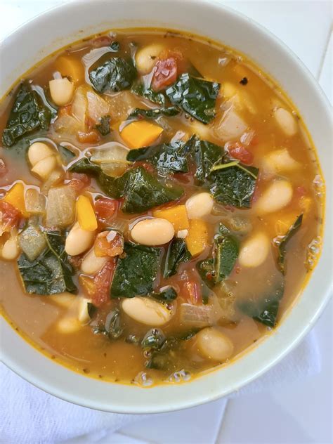 How does Kale and Cannellini Bean Soup, Corny Cornbread, Buttery Spread (400VEG) fit into your Daily Goals - calories, carbs, nutrition