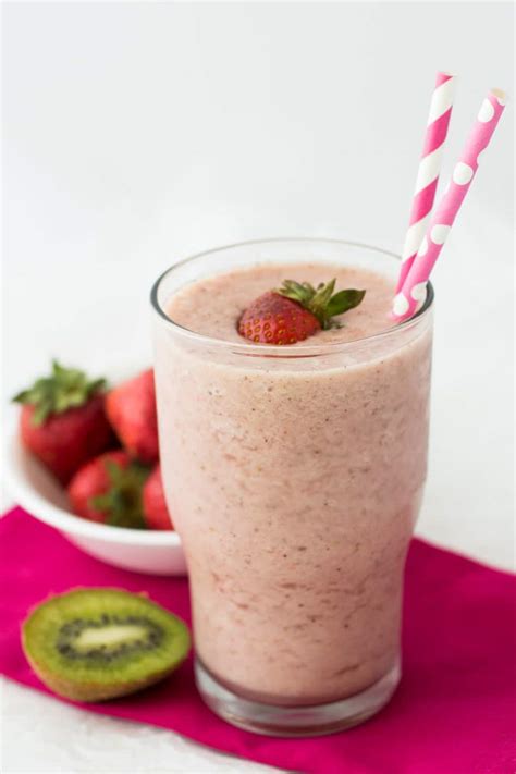 How does Kiwi Strawberry Smoothie fit into your Daily Goals - calories, carbs, nutrition