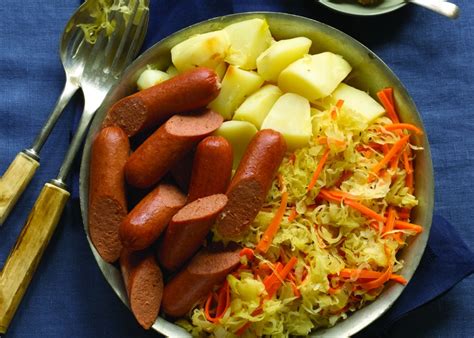 How does Knockwurst- Preparation fit into your Daily Goals - calories, carbs, nutrition