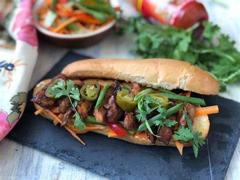 How does Korean BBQ Chicken Banh Mi & Noodles fit into your Daily Goals - calories, carbs, nutrition