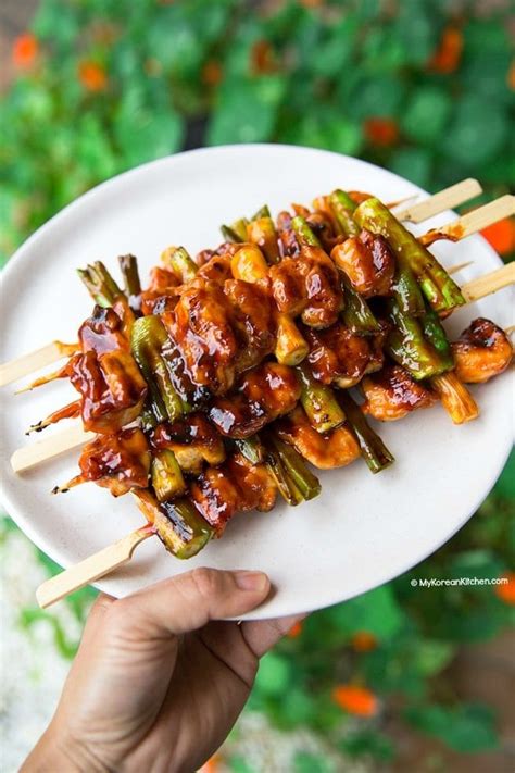 How does Korean BBQ Chicken Skewers fit into your Daily Goals - calories, carbs, nutrition