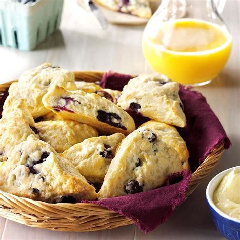 How does Large Blueberry Scone (52027.14) fit into your Daily Goals - calories, carbs, nutrition