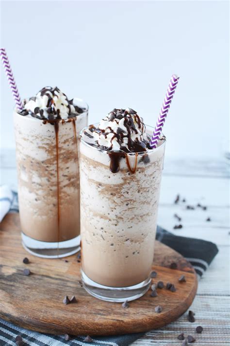 How does Large Mocha Frappe fit into your Daily Goals - calories, carbs, nutrition