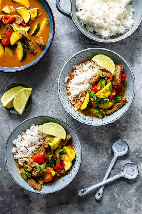 How does Large Thai Red Beef Curry with Rice fit into your Daily Goals - calories, carbs, nutrition