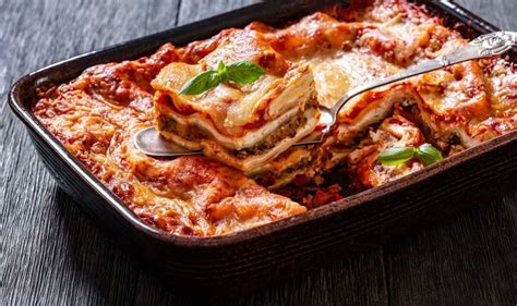 How does Lasagne fit into your Daily Goals - calories, carbs, nutrition