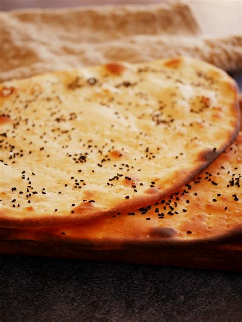 How does Lavash Flat Bread fit into your Daily Goals - calories, carbs, nutrition