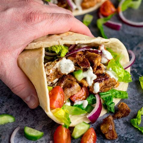 How does Lebanese Chicken Shawarma in Flatbread fit into your Daily Goals - calories, carbs, nutrition