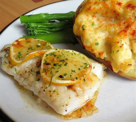 How does Lemon Baked Cod fit into your Daily Goals - calories, carbs, nutrition