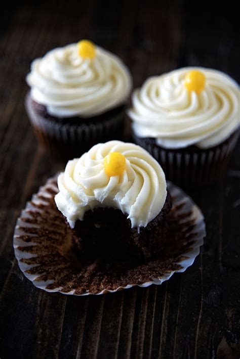 How does Lemon Cream Cheese Gingerbread Cupcake fit into your Daily Goals - calories, carbs, nutrition
