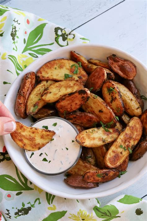 How does Lemon Herb Roasted Fingerling Potatoes fit into your Daily Goals - calories, carbs, nutrition