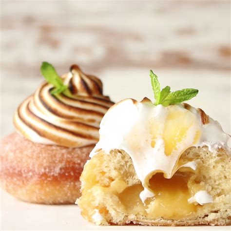 How does Lemon Meringue Donut fit into your Daily Goals - calories, carbs, nutrition