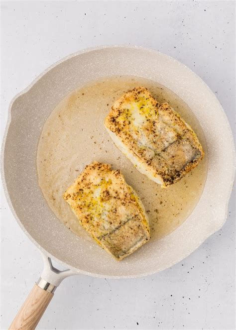 How does Lemon Pepper Fish fit into your Daily Goals - calories, carbs, nutrition