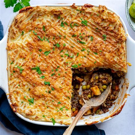 How does Lentil Cottage Pie fit into your Daily Goals - calories, carbs, nutrition