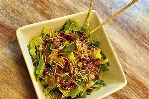 How does Lo Mein Oriental Salad fit into your Daily Goals - calories, carbs, nutrition