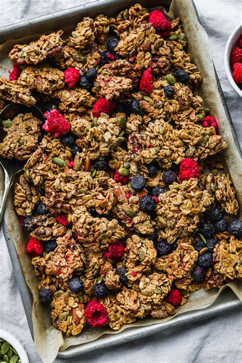 How does Low Fat Mixed Berry Granola fit into your Daily Goals - calories, carbs, nutrition