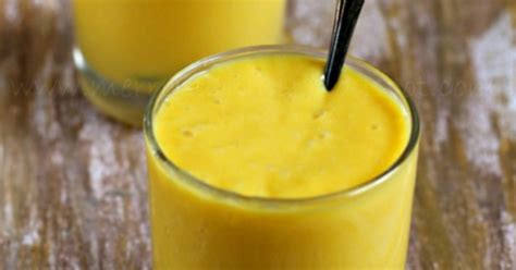 How does Low-Fat Mango Smoothie fit into your Daily Goals - calories, carbs, nutrition