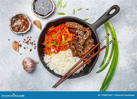 How does Mandarin Beef with Basmati Rice fit into your Daily Goals - calories, carbs, nutrition
