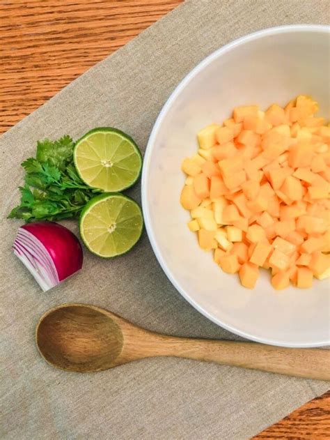 How does Mango Salsa, Fresh fit into your Daily Goals - calories, carbs, nutrition