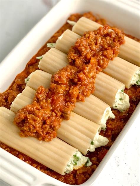 How does Manicotti, With Sauce fit into your Daily Goals - calories, carbs, nutrition