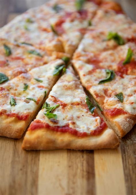 How does Margarita Pizza fit into your Daily Goals - calories, carbs, nutrition