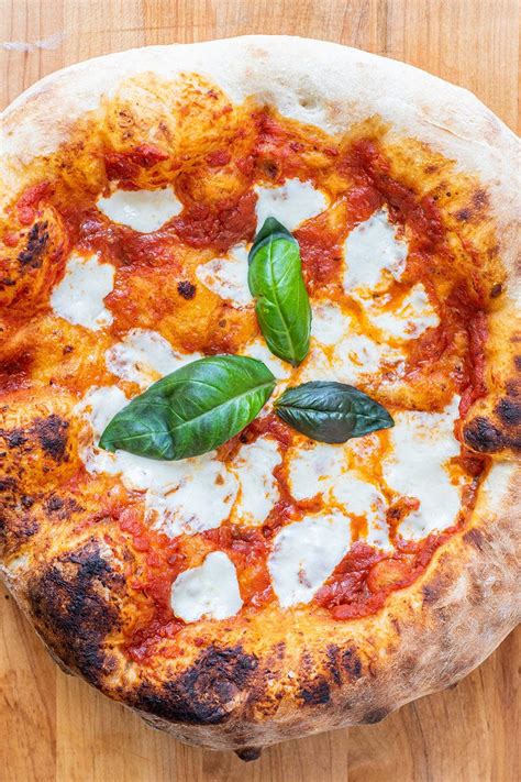 How does Margherita Pizza (32147.100) fit into your Daily Goals - calories, carbs, nutrition