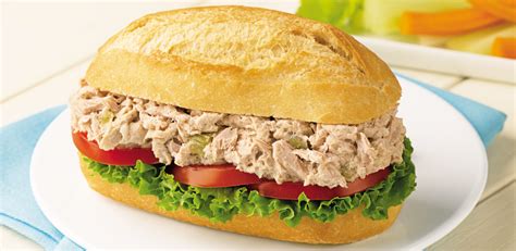 How does Market Deli Tuna Mayonnaise Hoagie fit into your Daily Goals - calories, carbs, nutrition