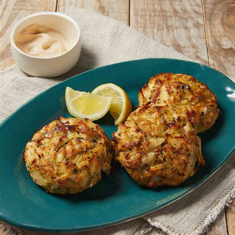 How does Maryland Style Crab Cakes fit into your Daily Goals - calories, carbs, nutrition